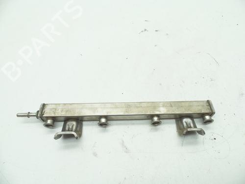 Used Injection rail Injection rail VOLVO V50 (545) 1.8 (125 hp) 18617948 18617948