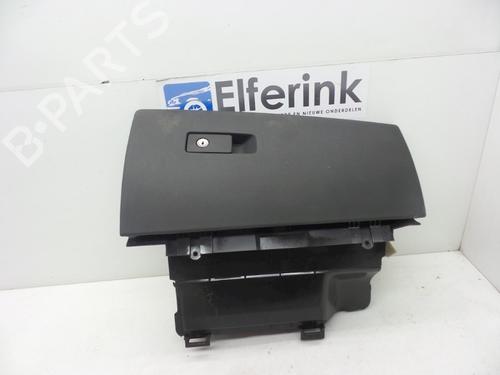 Used Glove box VOLVO XC70 II (136) 2.4 D / D4 AWD (163 hp) 18619553
