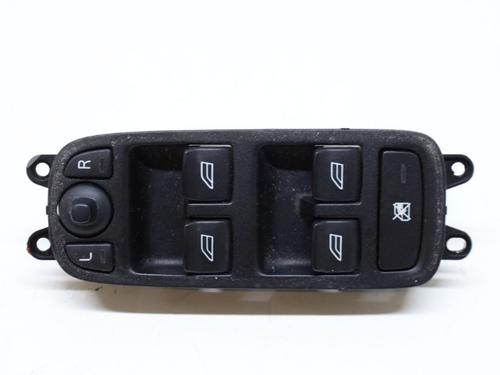 Used Switch Switch VOLVO V50 (545) 2.4 (140 hp) 39720238 39720238