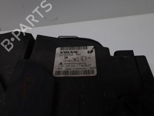 Right headlight VOLVO V50 (545) 1.8 | BP32520016C29