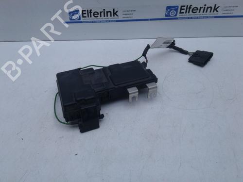 Used Fuse box Fuse box VOLVO V60 I (155) D6 Hybrid AWD (280 hp) 18633062 18633062