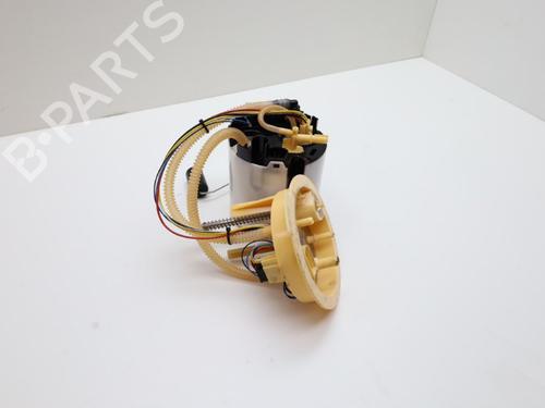 Used Fuel pump VOLVO V60 II (225) D3 (150 hp) 18636939