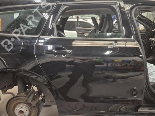 right-rear-door-volvo-v90-ii-estate-235-2016-33607132 main image