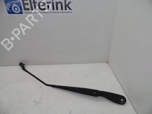 Used Front windshield wiper arm Front windshield wiper arm 18617776 18617776