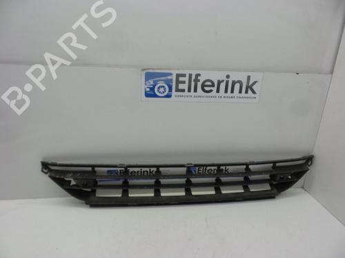 Used Grille VOLVO XC60 I SUV (156) 2.4 D / D3 / D4 AWD (163 hp) 18628844