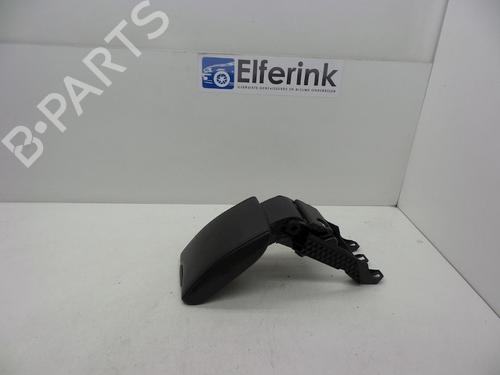 Used Armrest / Center console Armrest / Center console 18620727 18620727