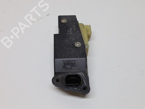 Used Fuel door actuator VOLVO V70 II (285) 2.4 (170 hp) 32752351