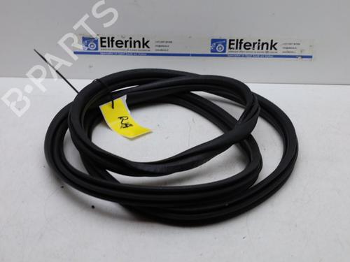 Used Rubber door seal OPEL GRANDLAND / GRANDLAND X (A18, P1UO) 1.2 (75) (131 hp) 18634926