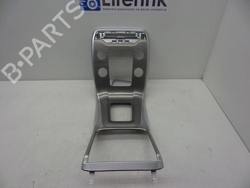 Used Middle console Middle console VOLVO XC70 II (136) 2.4 D / D4 AWD (163 hp) 18619388 18619388