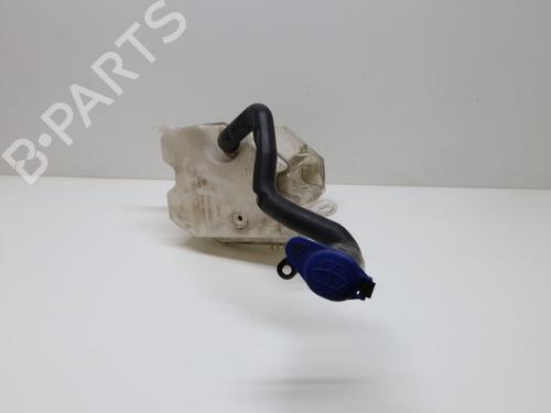 Used Windscreen washer tank Windscreen washer tank VOLVO V70 III (135) 2.0 D (136 hp) 33607104 33607104
