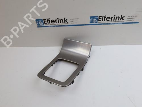 Console centrale Console centrale VOLVO V70 III (135) D5 (205 hp) 18639301 18639301