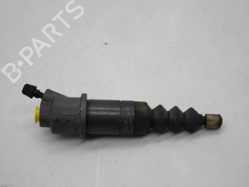 Used Clutch slave cylinder Clutch slave cylinder VOLVO 940 II Estate (945) 2.3 ti (135 hp) 18612975 18612975
