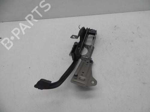 Used Break pedal Break pedal VOLVO V40 Hatchback (525) T2 GTDi (120 hp) 18615472 18615472