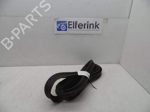Used Rubber door seal VOLVO V40 Hatchback (525) D2 (114 hp) 18616228