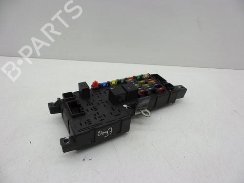 Used Fuse box VOLVO S80 I (184) 2.4 (170 hp) 18621856
