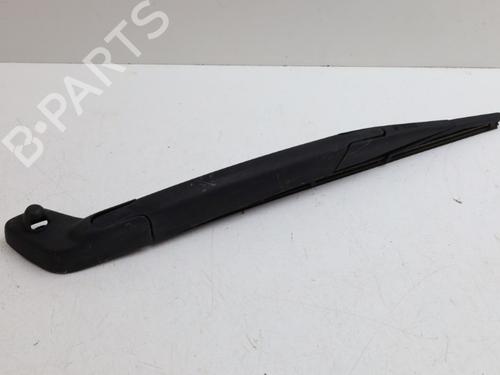 Used Rear windshield wiper arm VOLVO V70 II (285) D5 (185 hp) 32405446