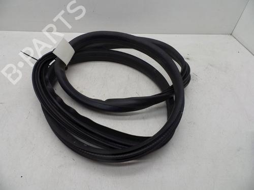 Used Rubber door seal VOLVO XC60 I SUV (156) D5 AWD (185 hp) 18614411