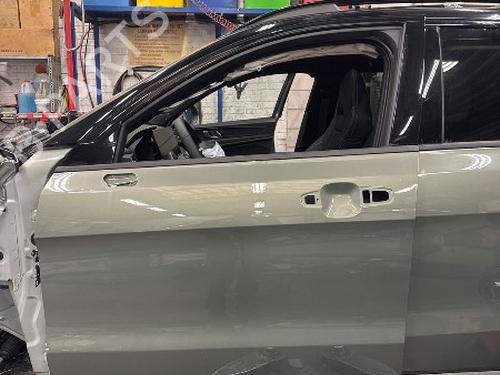 Used Left front door Left front door 31040768 31040768