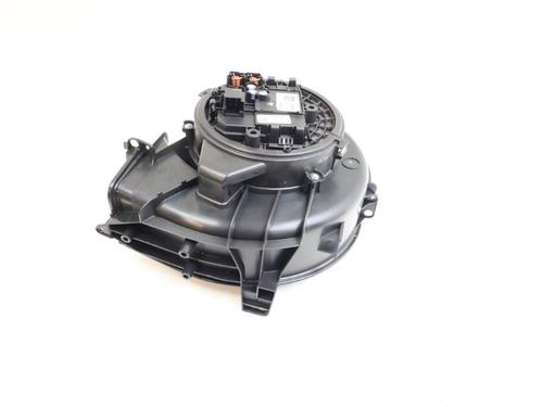 Used Heater blower motor Heater blower motor VOLVO V60 II (225) T6 Plug-in Hybrid AWD (340 hp) 29996584 29996584