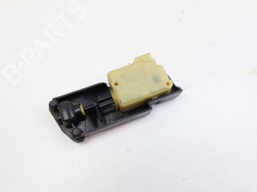 Used Fuel door actuator VOLVO V70 II (285) D5 (163 hp) 27861163