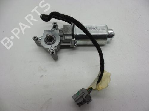 Used Sunroof engine Sunroof engine VOLVO V40 Hatchback (525) D2 (114 hp) 18623086 18623086