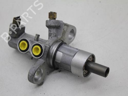 Used Brake master cylinder OPEL INSIGNIA A Saloon (G09) 1.8 (69) (140 hp) 18613119