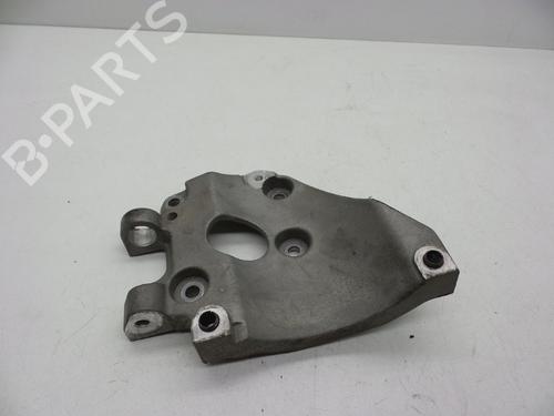 Used Engine mount Engine mount VOLVO V40 Hatchback (525) D2 (114 hp) 18621304 18621304