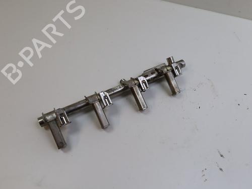 Used Injection rail Injection rail VOLVO V40 Hatchback (525) T3 GTDi (150 hp) 18637803 18637803