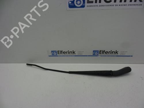 Used Front windshield wiper arm VOLVO V70 II (285) 2.4 T (200 hp) 18628501