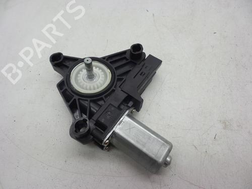 Used Electronic module Electronic module VOLVO V40 Hatchback (525) D2 (120 hp) 18619229 18619229
