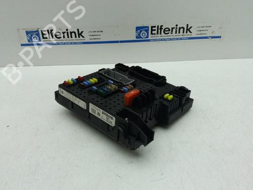 Used Fuse box Fuse box VOLVO V70 II (285) 2.4 (140 hp) 18634571 18634571