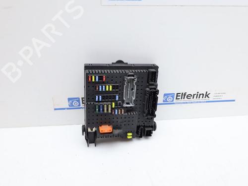 Used Fuse box Fuse box VOLVO V70 II (285) 2.5 T (209 hp) 18635317 18635317