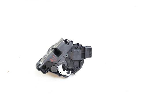 Used Front right lock VOLVO XC70 II (136) D5 AWD (185 hp) 26662653
