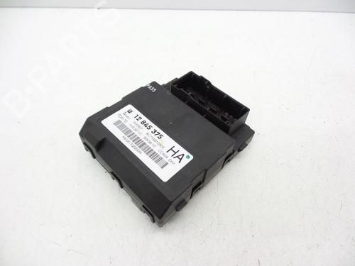 Used Fuse box Fuse box 18625265 18625265