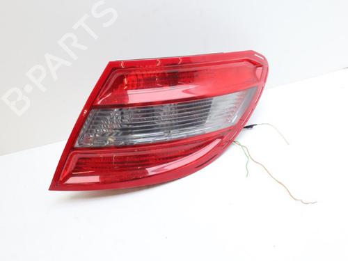 Used Right taillight MERCEDES-BENZ C-CLASS (W204) C 200 Kompressor (204.041) (184 hp) 30633726
