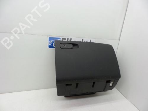Used Glove box VOLVO V40 Cross Country (526) T3 (152 hp) 18621196