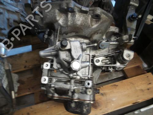 Used Gearbox OPEL CORSA C (X01) 1.7 DI (F08, F68) (65 hp) 18629492