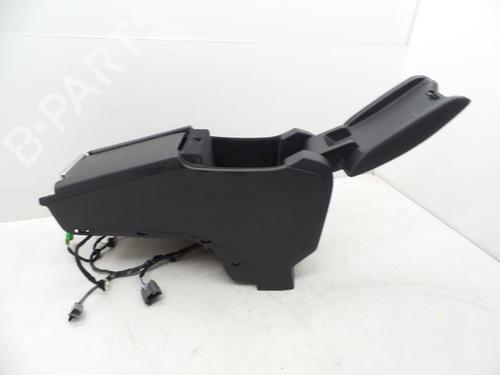 Mittelkonsole VOLVO V60 I (155) T3 (150 hp) 18614141