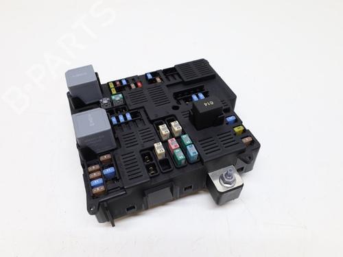 Used Fuse box Fuse box 39512766 39512766