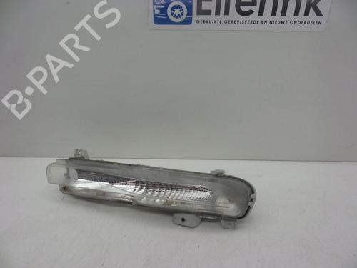 Used Right daytime light Right daytime light VOLVO V40 Hatchback (525) T2 (122 hp) 18626653 18626653