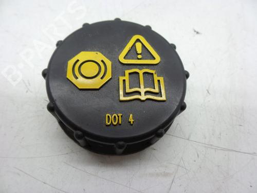 Used Brake fluid reservoir VOLVO V70 III (135) 2.4 D (175 hp) 18622976
