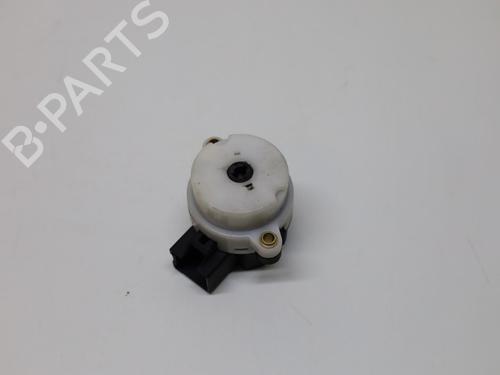 switch-volvo-xc90-i-275-2002-2003-2004-2005-2006-2007-2008-2009-2010-2011-2012-2013-2014-2015-33846800 main image