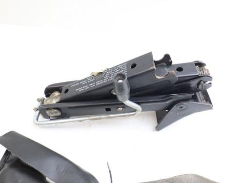 Zestaw narzędzi / podnośnik VOLVO XC70 I Cross Country (295) 2.4 T XC AWD | BP29954424C119