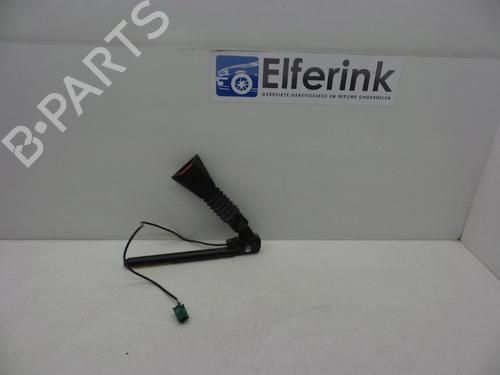 Used Seat buckle OPEL ZAFIRA A MPV (T98) 2.2 16V (F75) (147 hp) 18621157