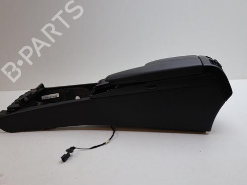 Used Armrest / Center console Armrest / Center console 37076057 37076057