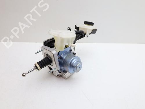 Used Brake master cylinder Brake master cylinder VOLVO XC40 (536) Recharge (252 hp) 32178071 32178071