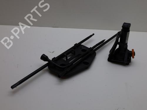 Used Jack Kit SAAB 9-7X 4.2 AWD (290 hp) 18636744