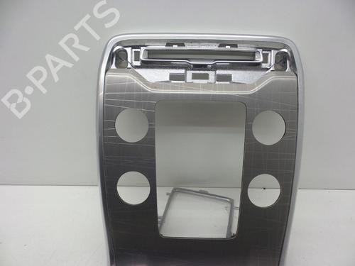 Middle console VOLVO XC70 II (136) 2.4 D / D4 AWD | BP18619388I22 