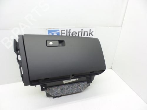 Used Glove box Glove box VOLVO S60 II Cross Country (134) D4 (190 hp) 18627549 18627549