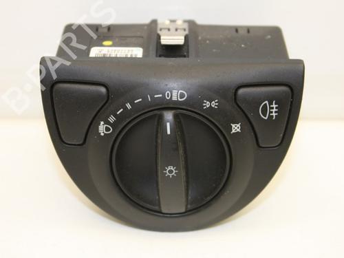 Used Headlight switch SAAB 9-3 Estate (E50) 1.9 TiD (120 hp) 18609874